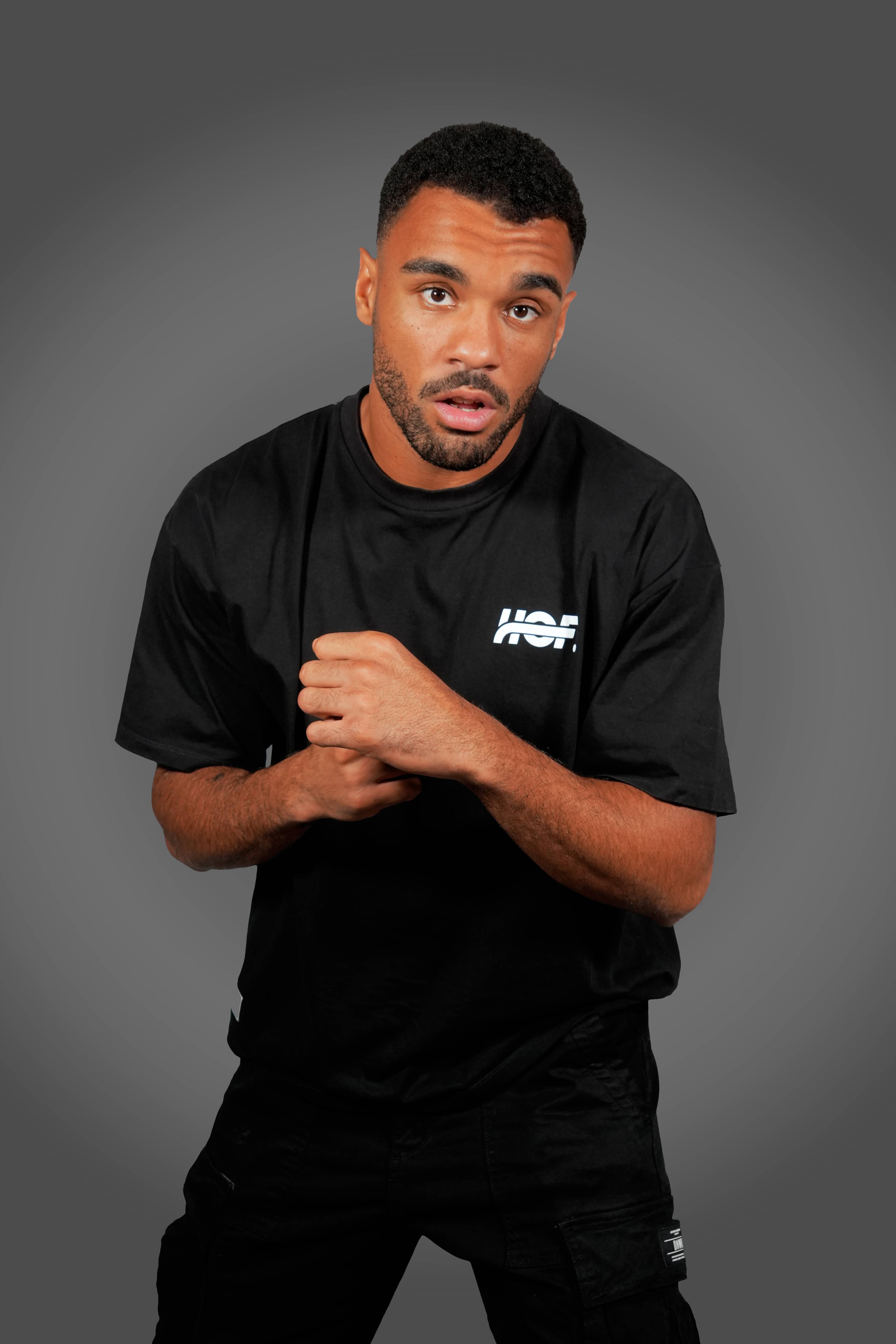 Essential - Black Tee