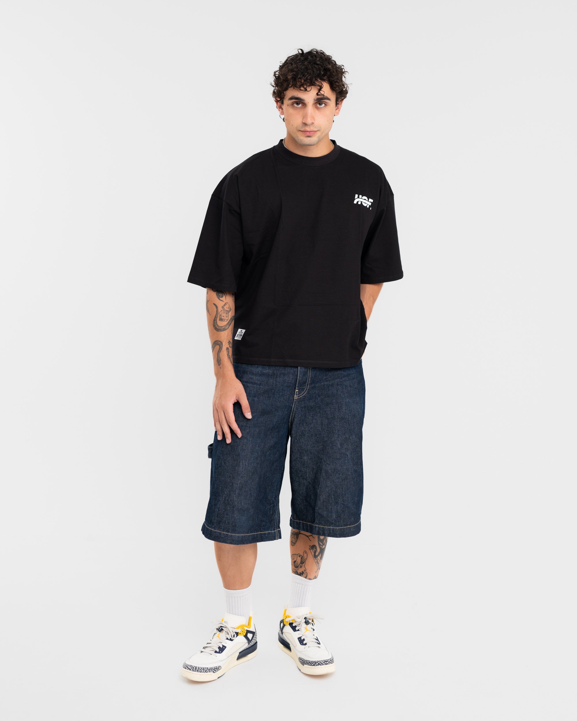 Essential - Camiseta Negra